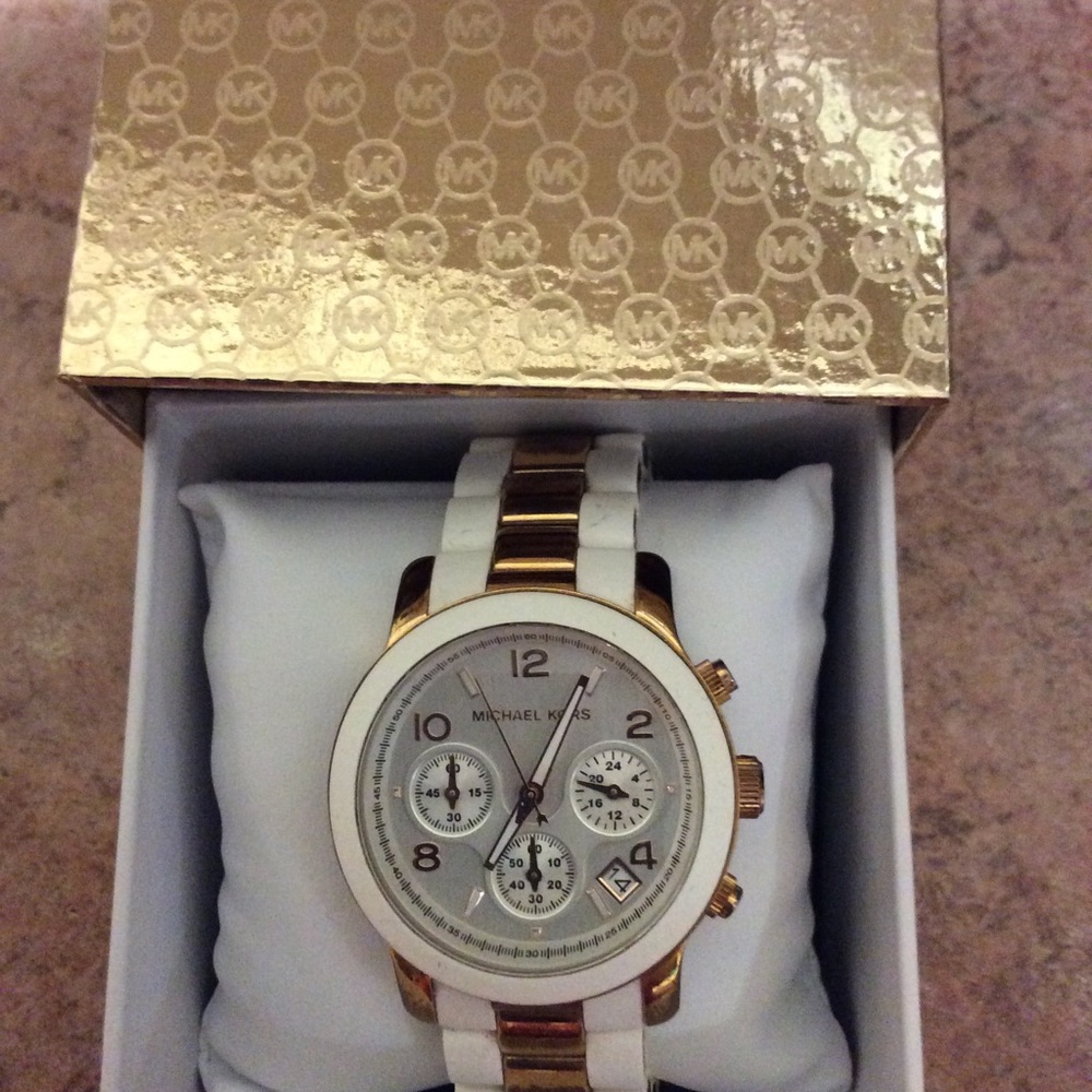 Watch - Picture 4 of 8